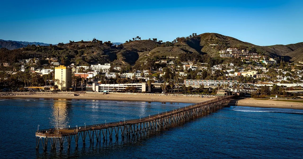 Ventura pier and the coastal hills of Ventura County, California
