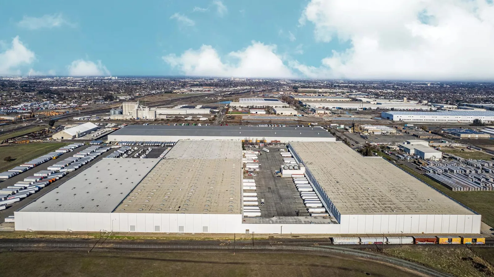 Commercial Roofing in Central Industrial Area, Oxnard, CA